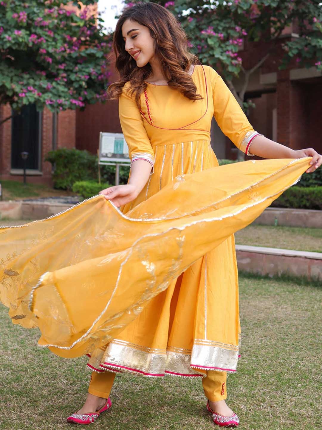 AACHHO Women Yellow Pure Cotton Organza