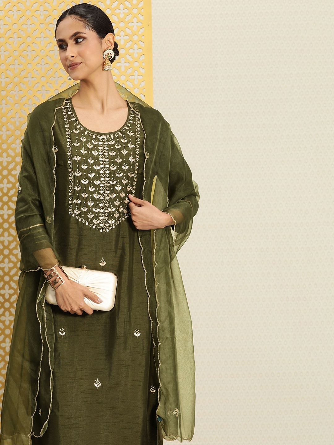House of Pataudi Women Embroidered Beads & Stones Jashn Kurta With Trousers & Dupatta, Green
House of Pataudi Women Embroidered Beads & Stones Jashn Kurta With Trousers & Dupatta, Green