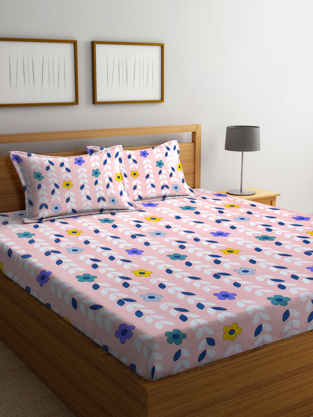 Arrabi Pink & White Floral Printed 300 TC Fitted Super King Bedsheet With 2 Pillow Covers
Arrabi Pink & White Floral Printed 300 TC Fitted Super King Bedsheet With 2 Pillow Covers