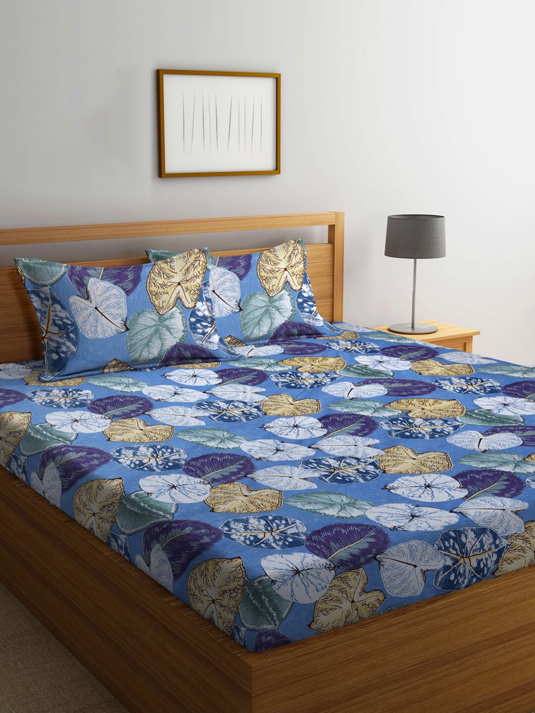 Arrabi Blue & White Floral 300 TC Super King Size Fitted Bedsheet with 2 Pillow Covers
Arrabi Blue & White Floral 300 TC Super King Size Fitted Bedsheet with 2 Pillow Covers