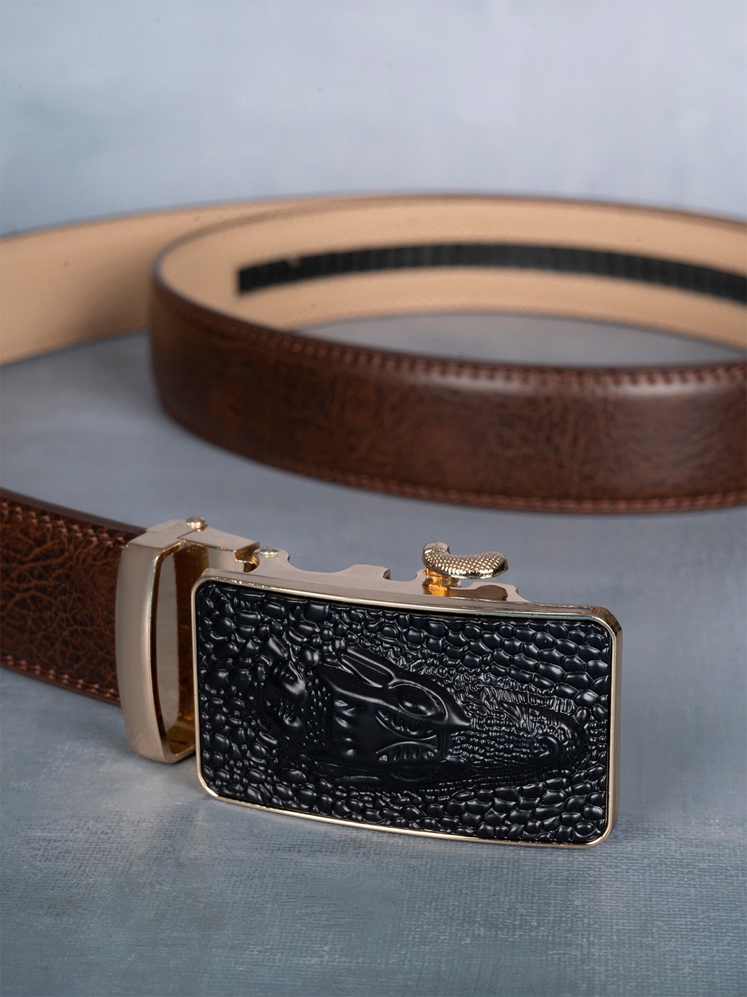 BANGE Men Leather Formal Belt With Textured Buckle, Brown