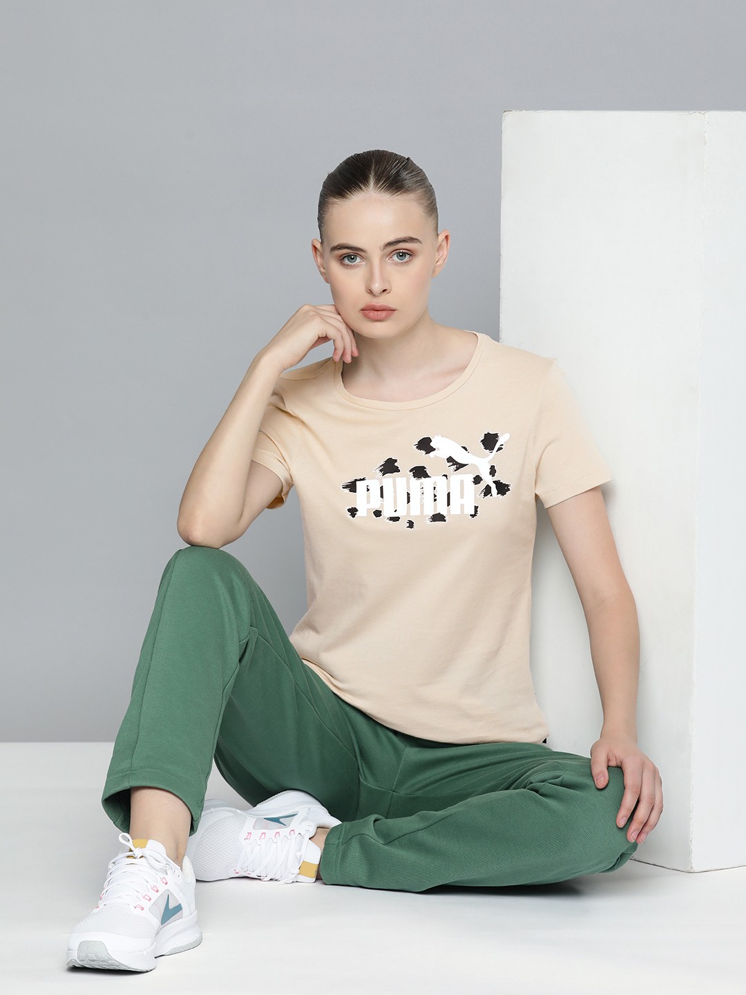 Puma Women Essential+ Animal Pure Cotton Brand Logo Printed Regular Fit T-shirt, Beige
Puma Women Essential+ Animal Pure Cotton Brand Logo Printed Regular Fit T-shirt, Beige