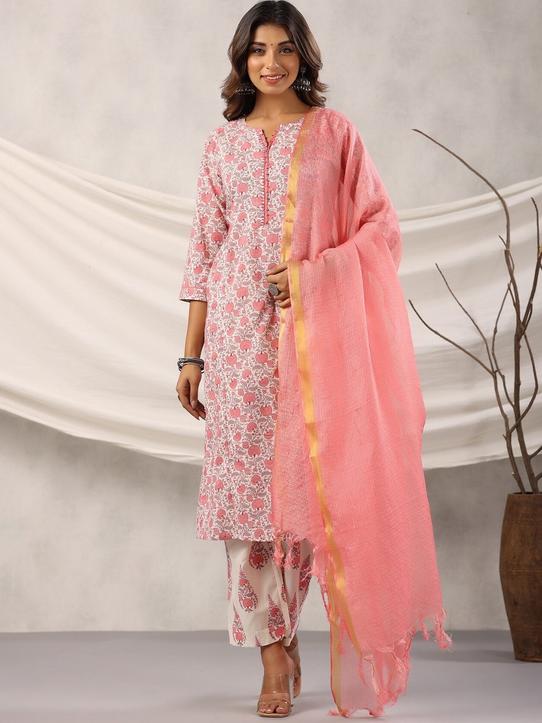 EtnicaWear Floral Printed Notched Neck Pure Cotton Kurta With Trousers & Dupatta, Off white
EtnicaWear Floral Printed Notched Neck Pure Cotton Kurta With Trousers & Dupatta, Off white