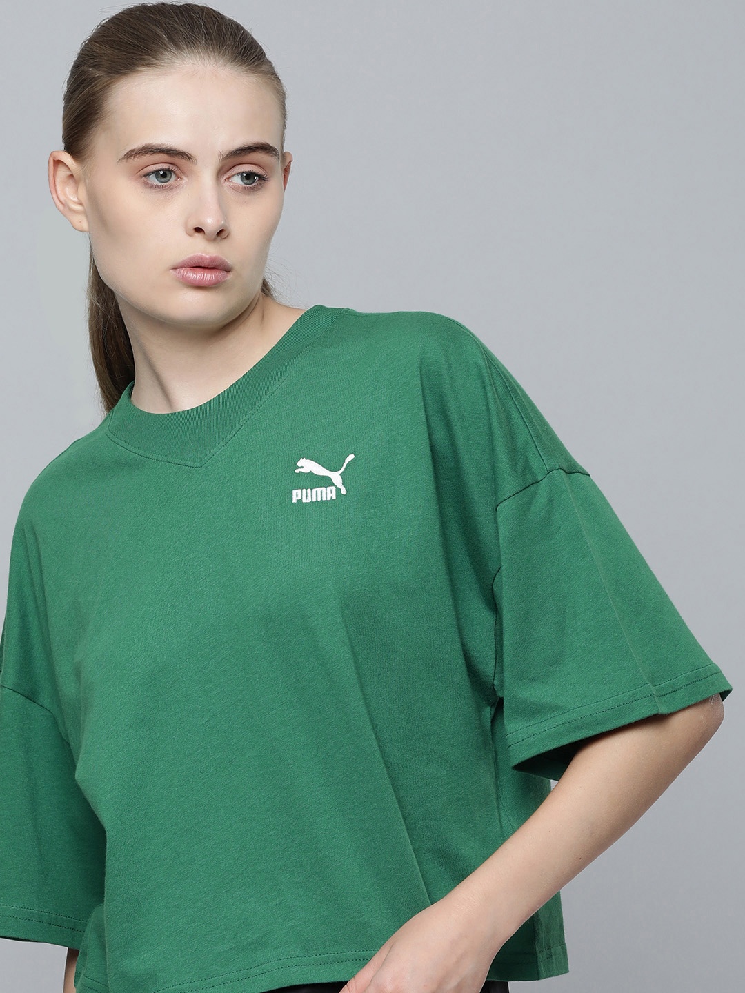Puma Women Drop-Shoulder Sleeves Pure Cotton Classic Oversized Fit Outdoor T-shirt, Green
Puma Women Drop-Shoulder Sleeves Pure Cotton Classic Oversized Fit Outdoor T-shirt, Green