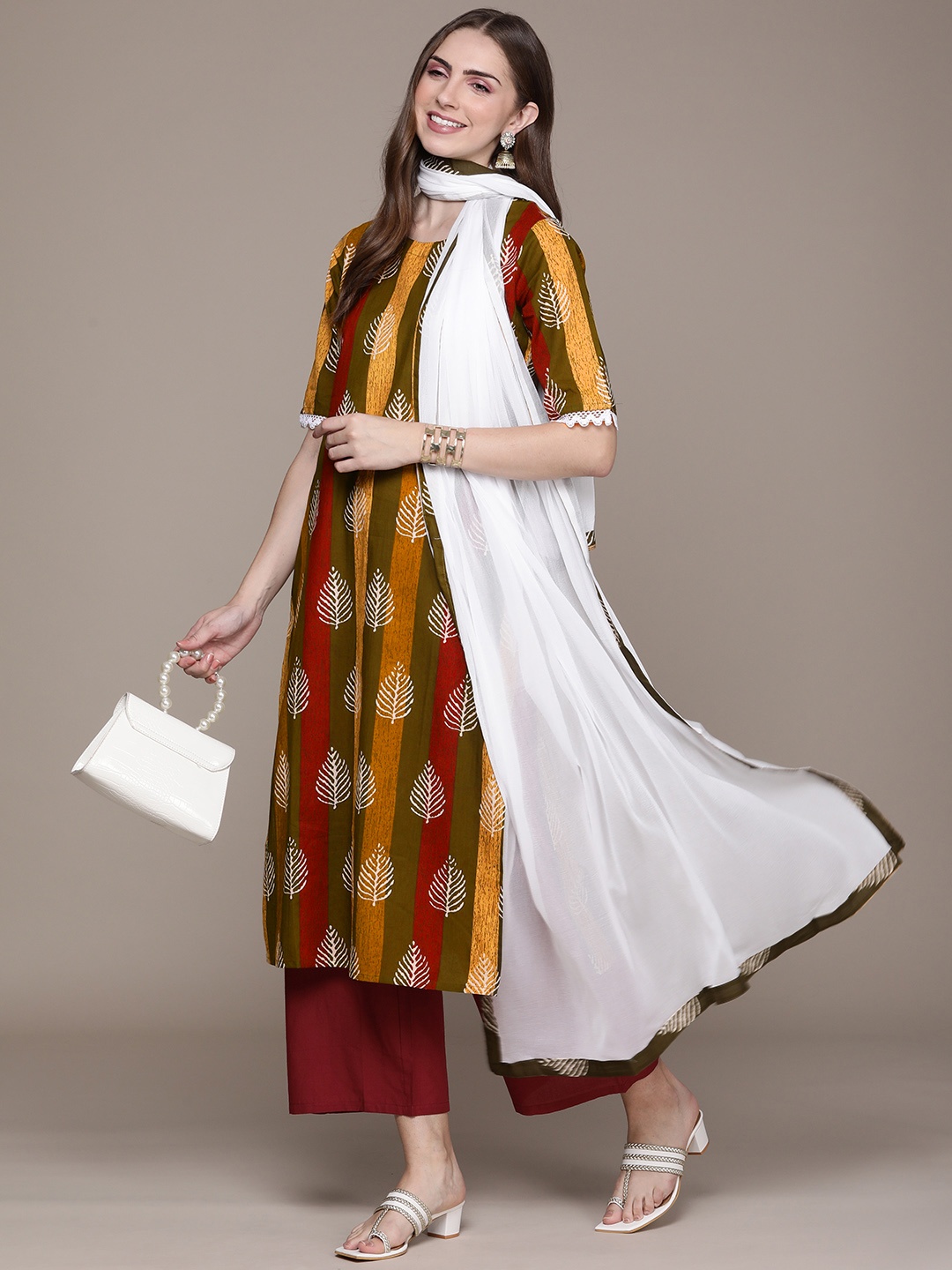 Anouk Women Multicoloured Floral Printed Regular Kurta with Trousers & With Dupatta, Multi
Anouk Women Multicoloured Floral Printed Regular Kurta with Trousers & With Dupatta, Multi