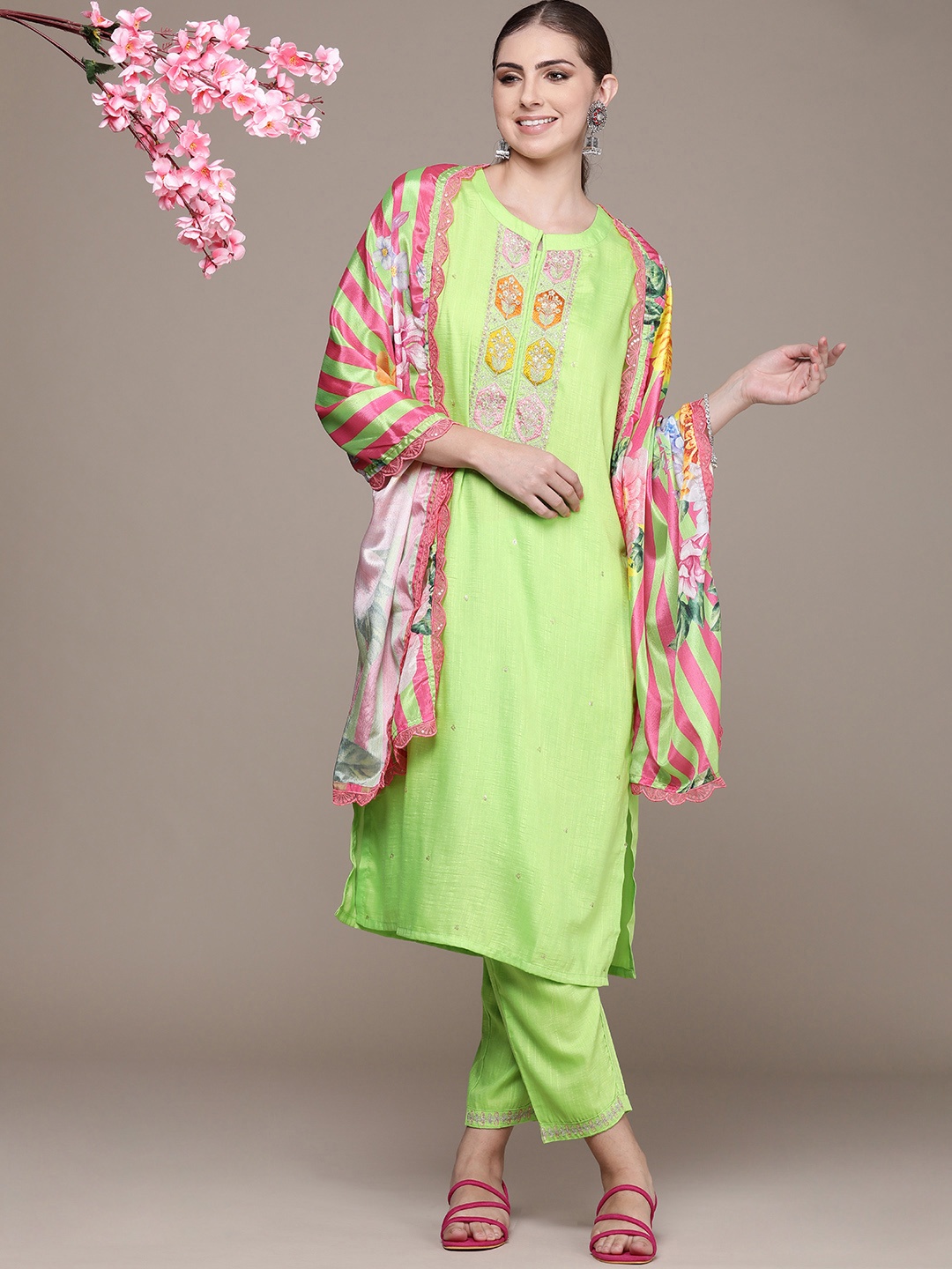 Anouk Women Floral Yoke Design Regular Sequinned Raw Silk Kurta with Trousers & Dupatta, Green
Anouk Women Floral Yoke Design Regular Sequinned Raw Silk Kurta with Trousers & Dupatta, Green