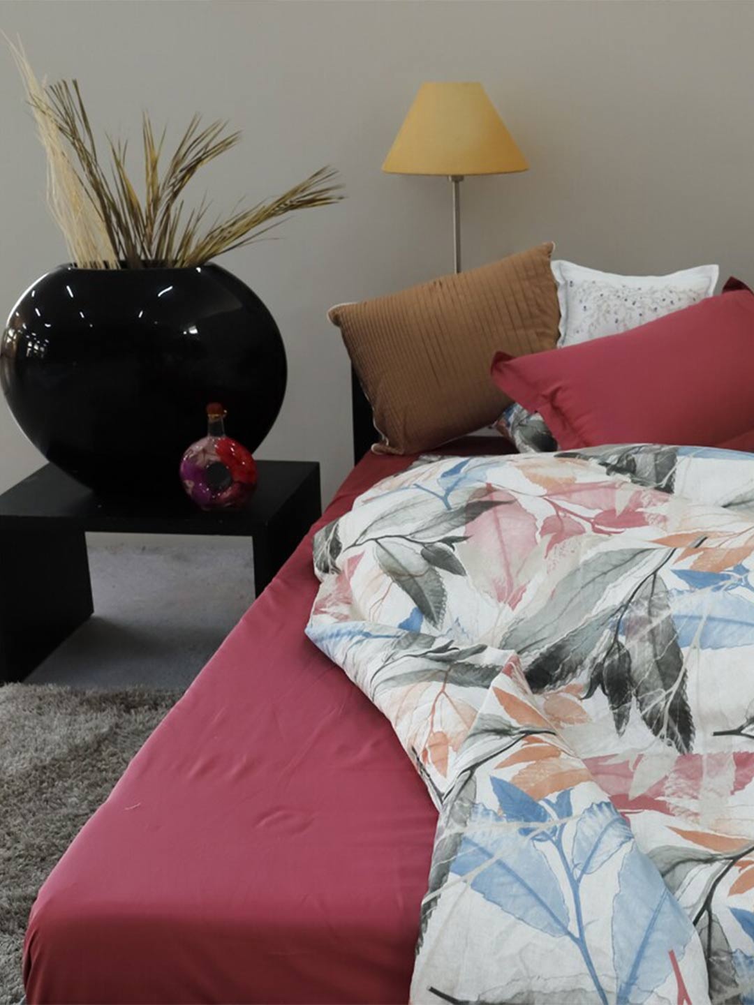 BLUE DAHLIA White & Pink Floral Pure Cotton 250 TC Queen Bedsheet With 2 Pillow Covers
BLUE DAHLIA White & Pink Floral Pure Cotton 250 TC Queen Bedsheet With 2 Pillow Covers