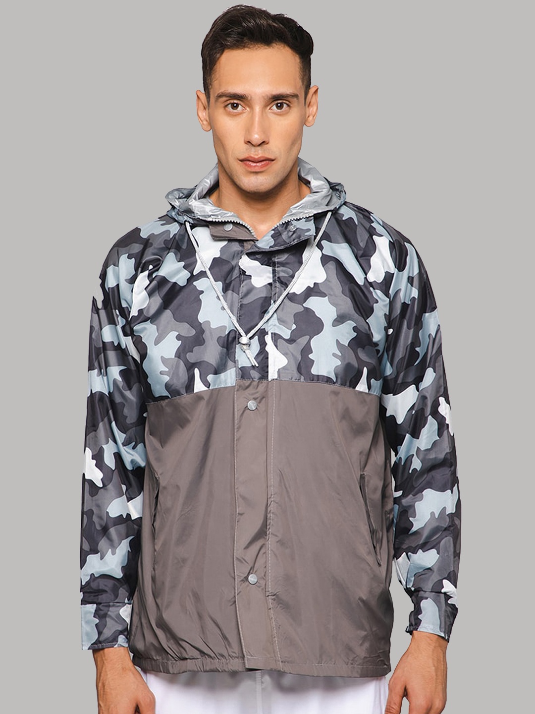 THE CLOWNFISH Napoleon Men Printed Waterproof Double Coating Reversible Rain Jacket, Grey
THE CLOWNFISH Napoleon Men Printed Waterproof Double Coating Reversible Rain Jacket, Grey