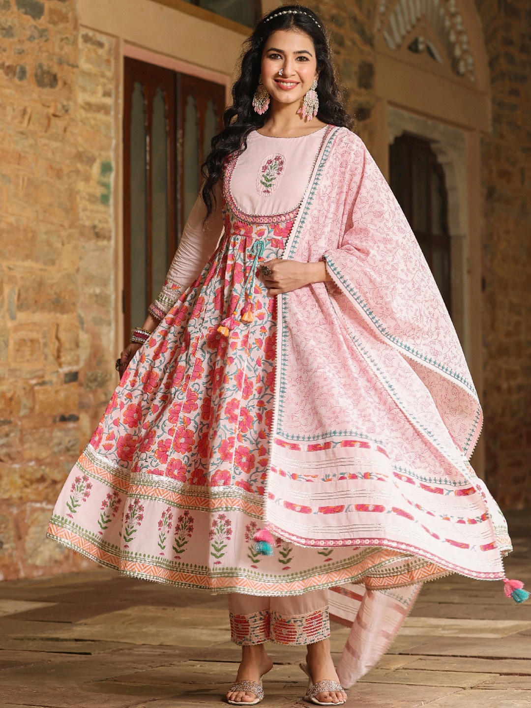 EverBloom Printed Thread Work Gotta Patti Pure Cotton Kurta with Trousers & Dupatta, Peach
EverBloom Printed Thread Work Gotta Patti Pure Cotton Kurta with Trousers & Dupatta, Peach