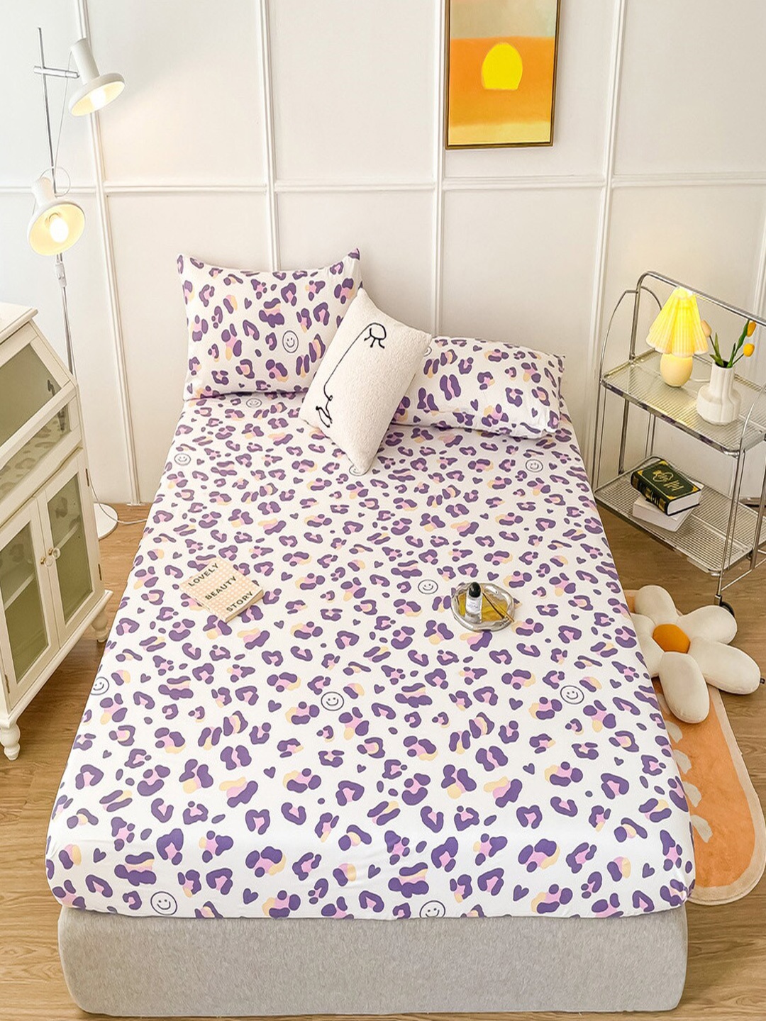 JC Collection Purple & White Printed 150 TC Fitted King Bedsheet With 2 Pillow Covers
JC Collection Purple & White Printed 150 TC Fitted King Bedsheet With 2 Pillow Covers
