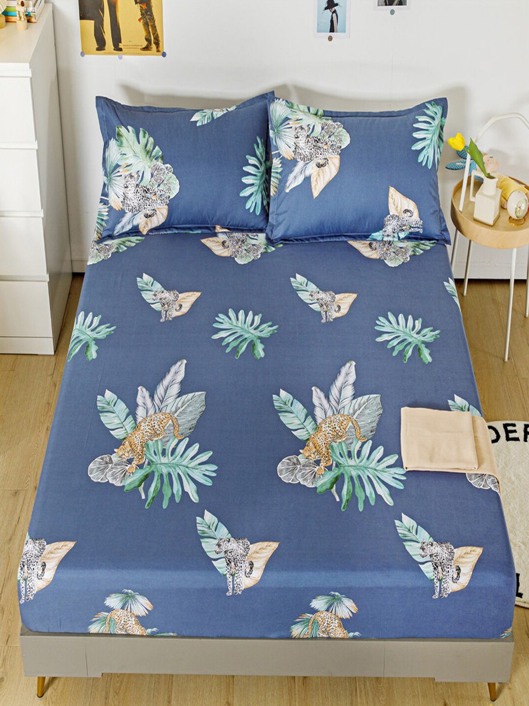 JC Collection Blue & Green Floral Printed 140 TC Fitted Single Bedsheet & Pillow Cover
JC Collection Blue & Green Floral Printed 140 TC Fitted Single Bedsheet & Pillow Cover