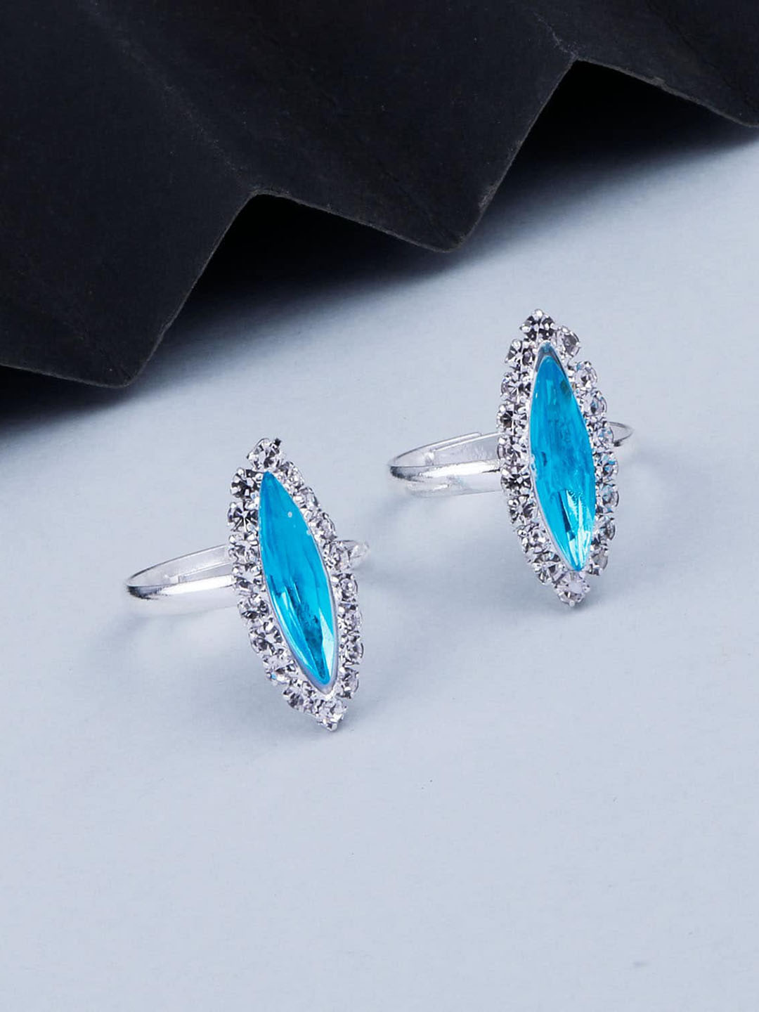 Silver Shine Set Of 2 Oxidised Silver-Plated Stone-Studded Toe Rings
Silver Shine Set Of 2 Oxidised Silver-Plated Stone-Studded Toe Rings