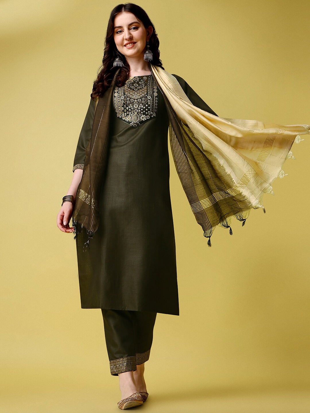 Ziva Fashion Floral Yoke Design Zari Regular Kurta with Trousers & With Dupatta, Green
Ziva Fashion Floral Yoke Design Zari Regular Kurta with Trousers & With Dupatta, Green