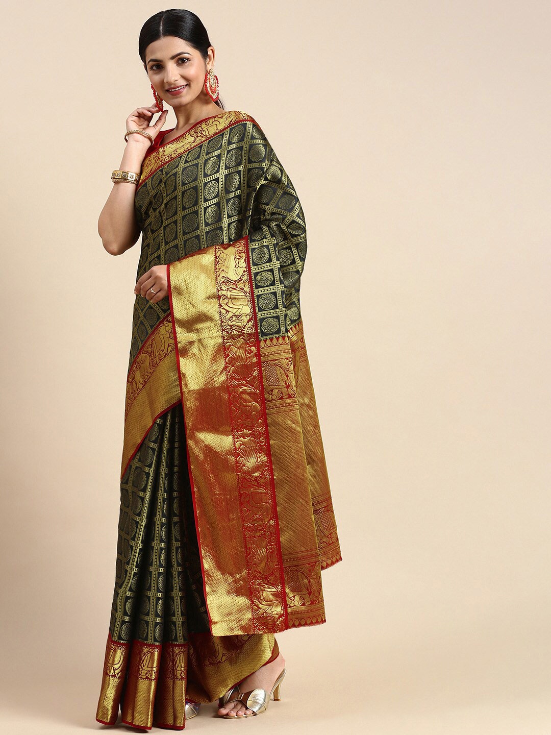 AVANTIKA FASHION Ethnic Motif Woven Design Zari Pure Silk Kanjeevaram Saree, Black
AVANTIKA FASHION Ethnic Motif Woven Design Zari Pure Silk Kanjeevaram Saree, Black