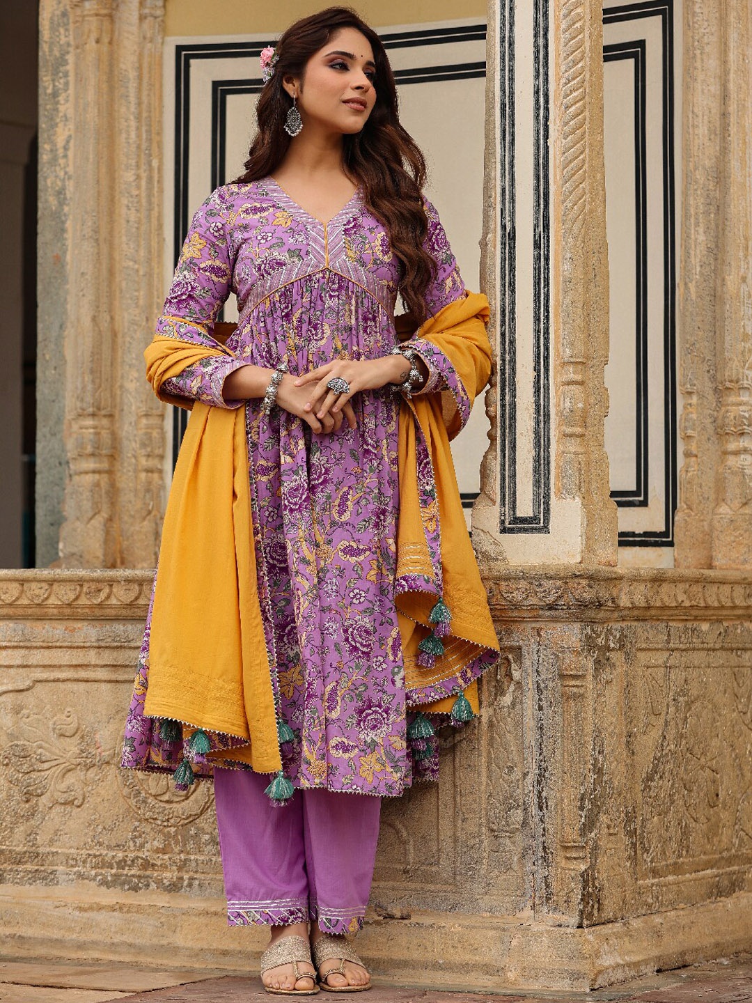 EverBloom Floral Printed Anarkali Pure Cotton Kurta with Trousers & Dupatta, Lavender
EverBloom Floral Printed Anarkali Pure Cotton Kurta with Trousers & Dupatta, Lavender