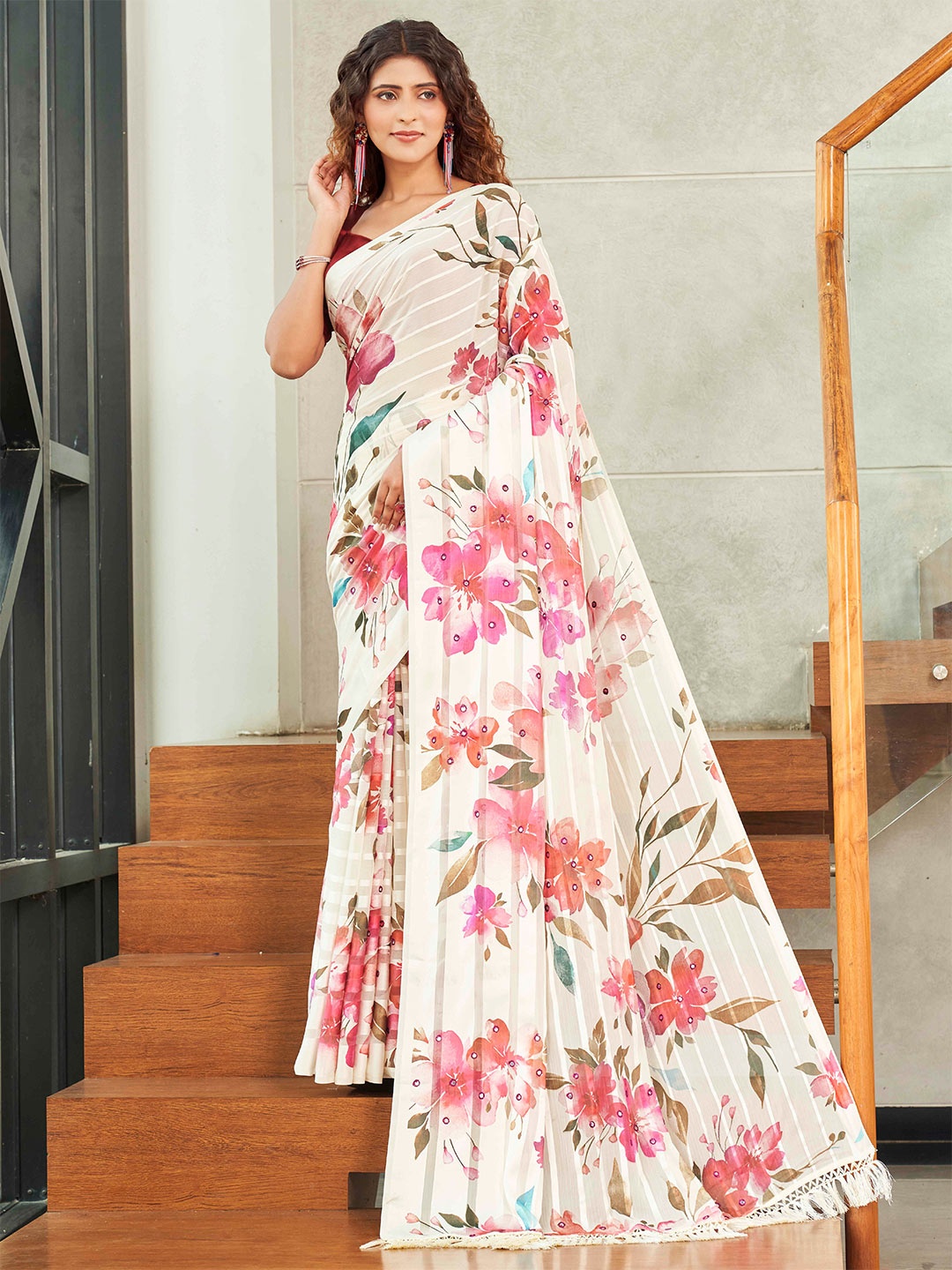 Tikhi Imli Floral Printed Satin Saree, Off white