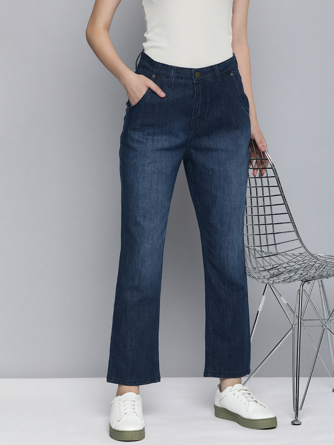 Mast & Harbour Women Straight Fit High-Rise Light Fade Stretchable Jeans, Navy blue
Mast & Harbour Women Straight Fit High-Rise Light Fade Stretchable Jeans, Navy blue