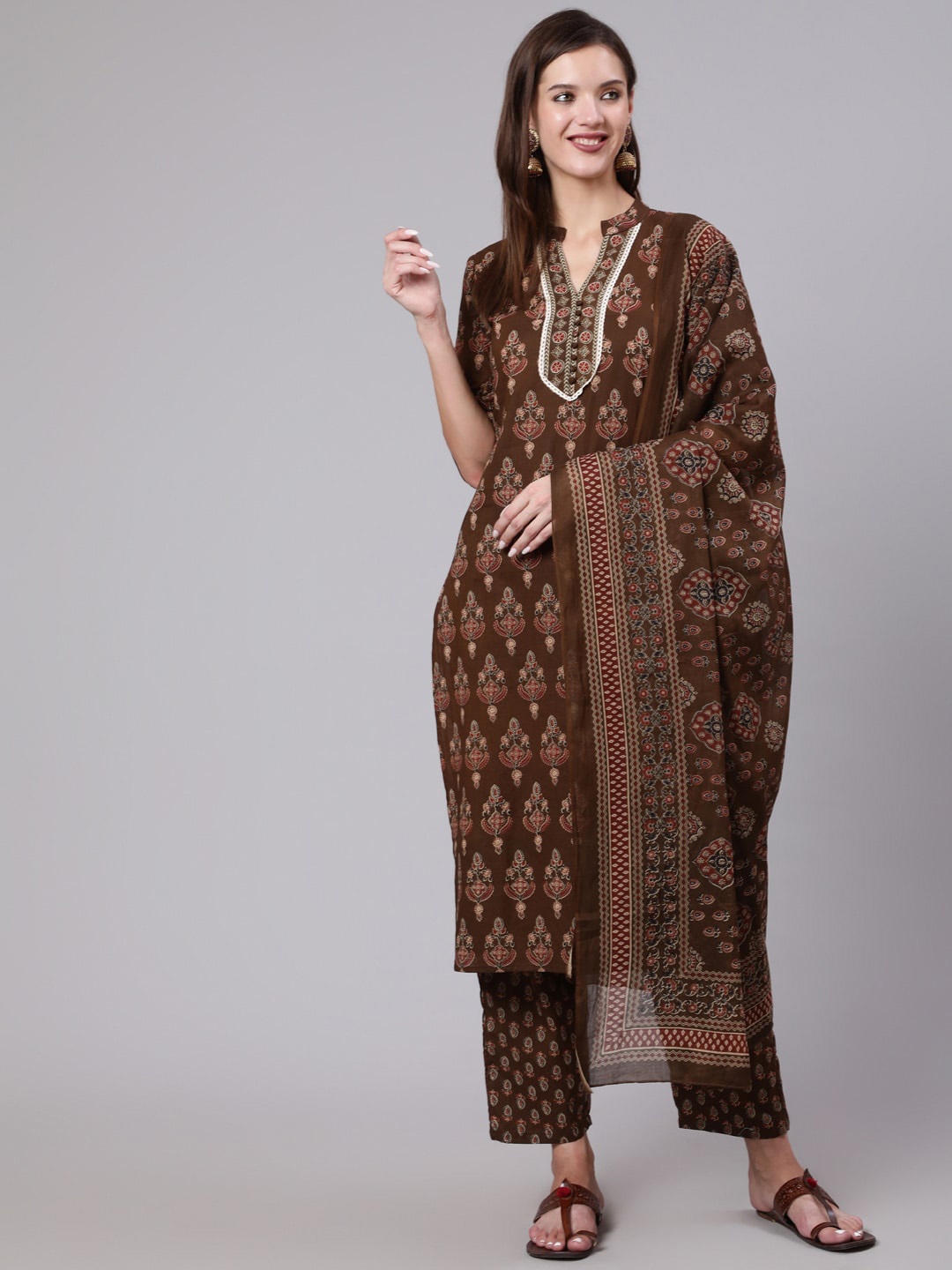 THE NKS PLUS Floral Printed Mandarin Collar Pure Cotton Kurta with Trousers & Dupatta, Brown
THE NKS PLUS Floral Printed Mandarin Collar Pure Cotton Kurta with Trousers & Dupatta, Brown
