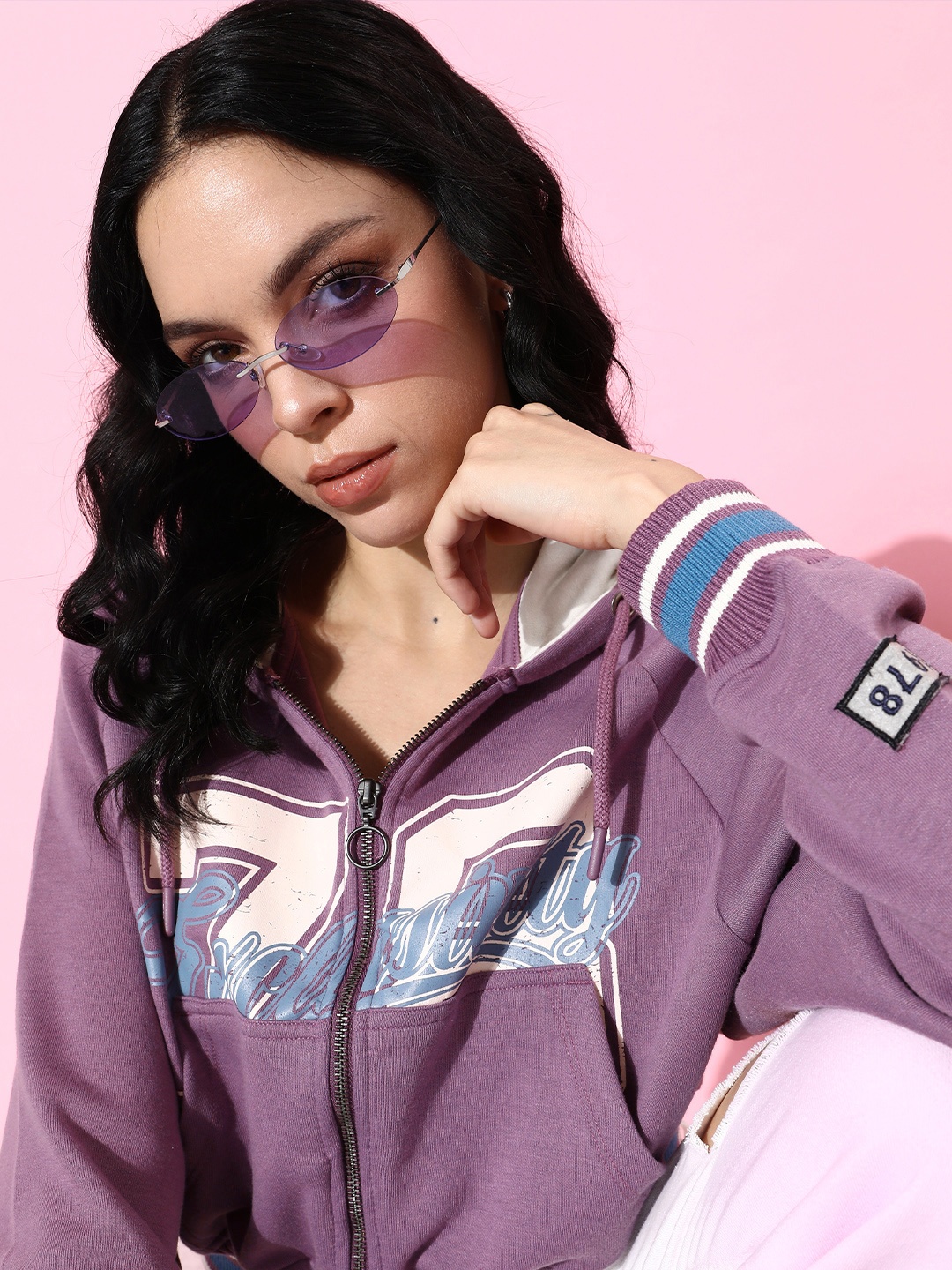 The Roadster Life Co. Printed Winter Discotheque-Very Varsity Hooded Crop Sweatshirt, Purple
The Roadster Life Co. Printed Winter Discotheque-Very Varsity Hooded Crop Sweatshirt, Purple