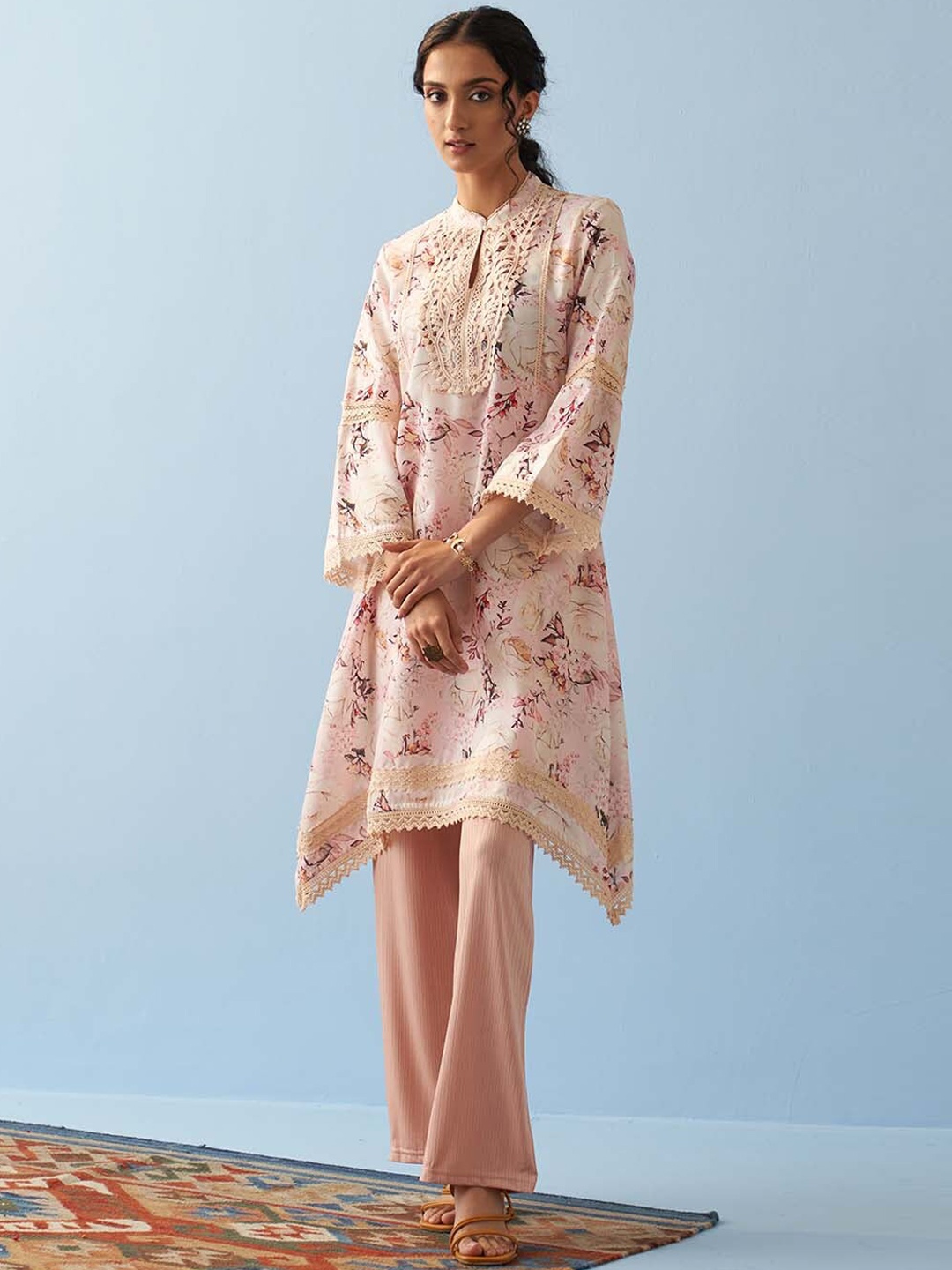Lakshita Floral Printed Band Collar Flared Sleeves Pure Cotton Asymmetric Kurta, Pink
Lakshita Floral Printed Band Collar Flared Sleeves Pure Cotton Asymmetric Kurta, Pink
