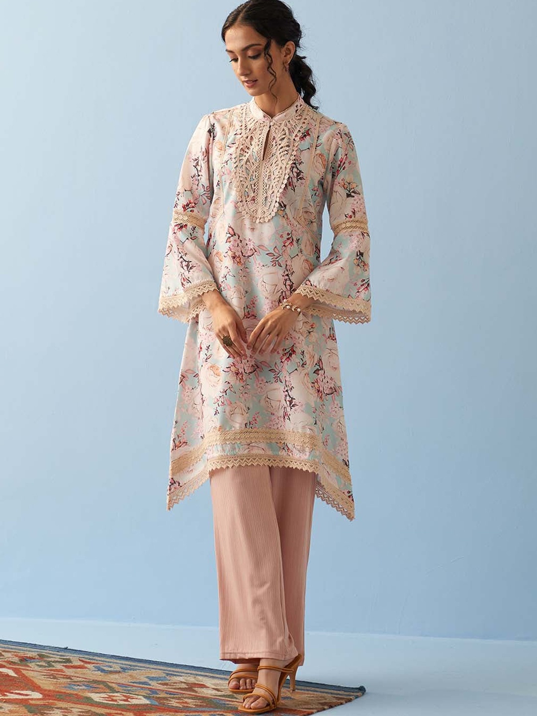 Lakshita Floral Printed Band Collar Flared Sleeves Pure Cotton Asymmetric Kurta, Blue
Lakshita Floral Printed Band Collar Flared Sleeves Pure Cotton Asymmetric Kurta, Blue
