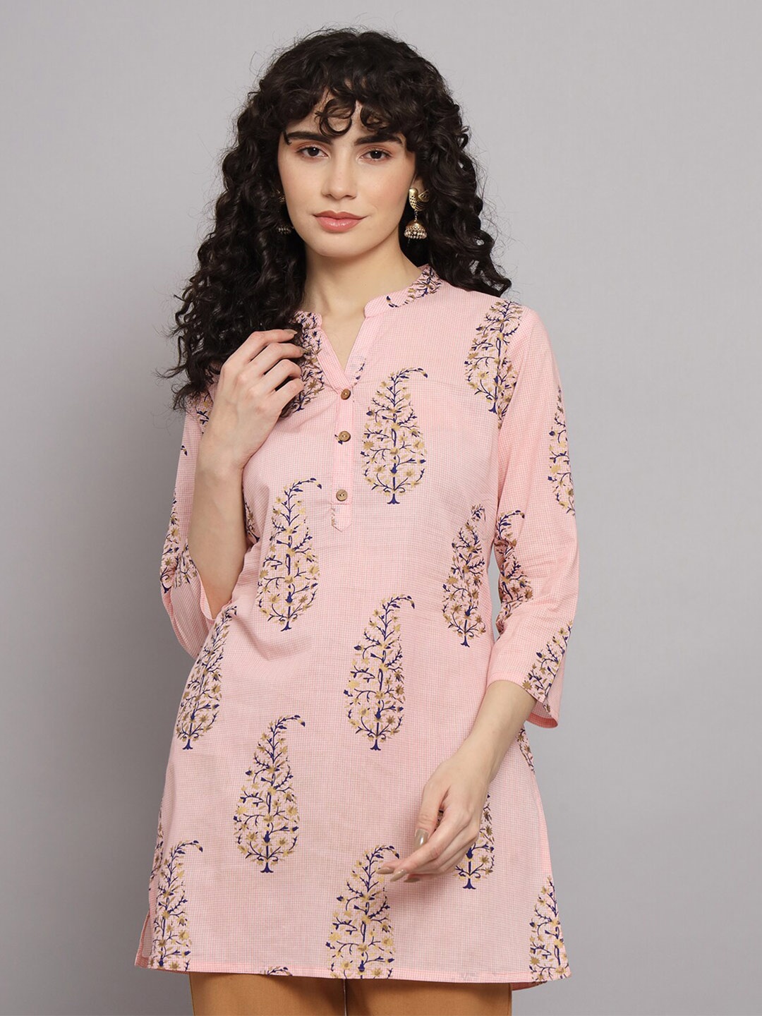 Silai Bunai Peach Mandarin Collar Paisley Printed Kurti