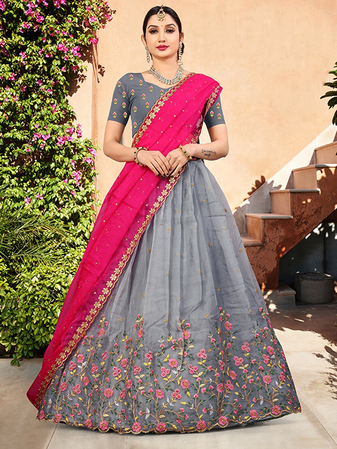 ODETTE Embroidered Thread Work Semi-Stitched Lehenga & Unstitched Blouse With Dupatta, Grey
ODETTE Embroidered Thread Work Semi-Stitched Lehenga & Unstitched Blouse With Dupatta, Grey