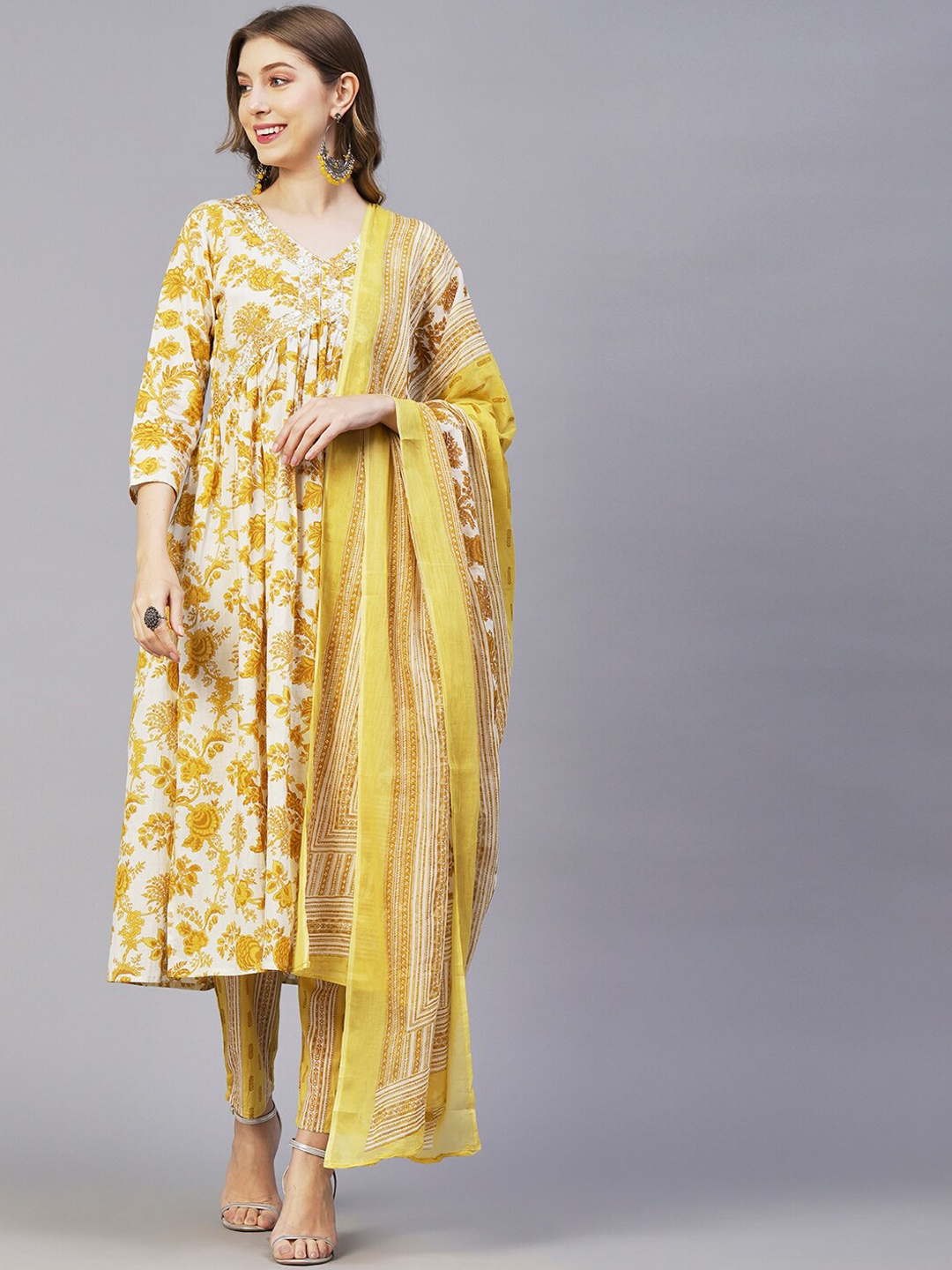 FASHOR Mustard Yellow Floral Printed Thread Work Pure Cotton Kurta with Trousers & Dupatta
FASHOR Mustard Yellow Floral Printed Thread Work Pure Cotton Kurta with Trousers & Dupatta