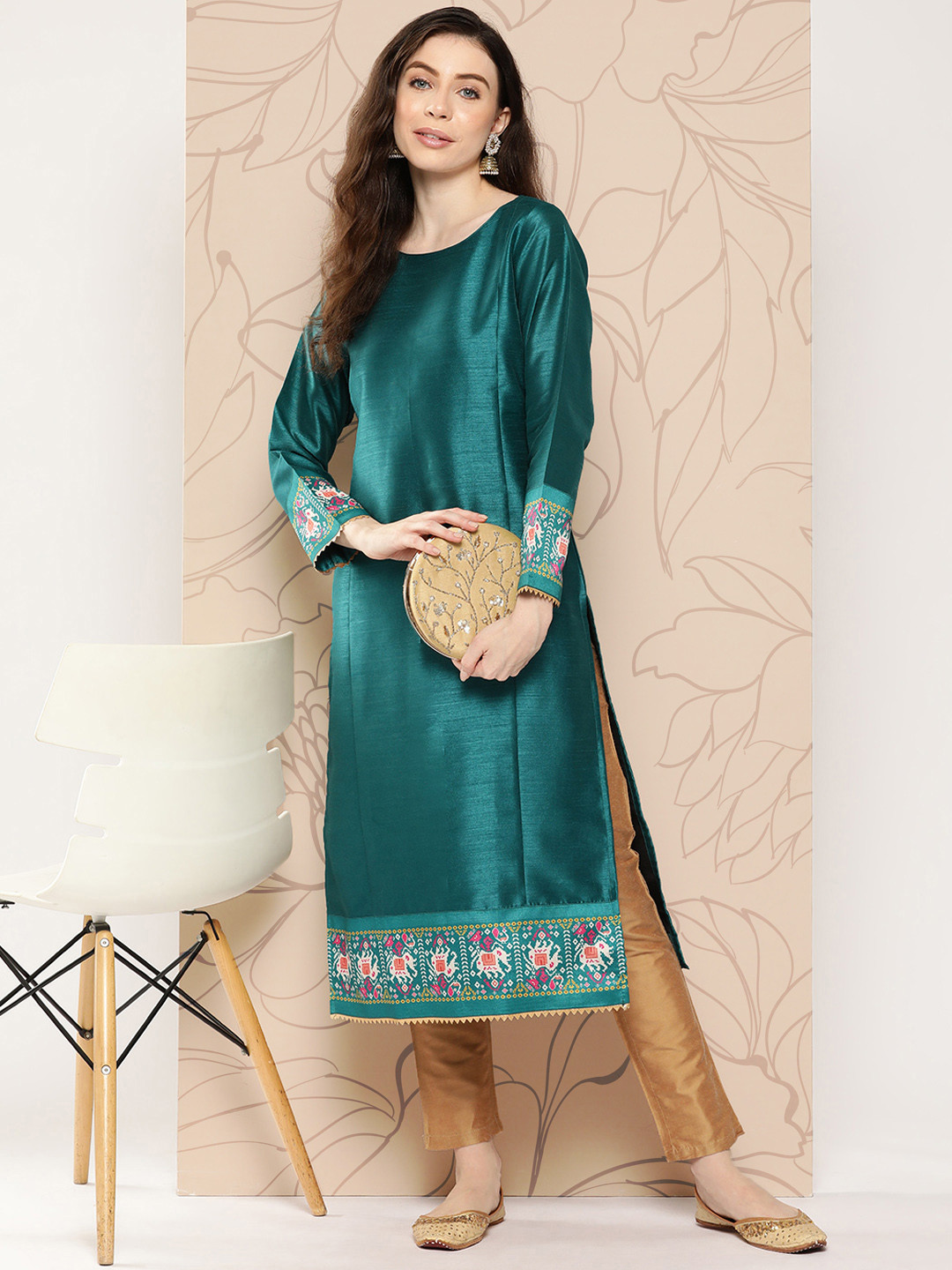 Ahalyaa Women Ethnic Motifs Embroidered Gotta Patti Kurta, Green 
Ahalyaa Women Ethnic Motifs Embroidered Gotta Patti Kurta, Green