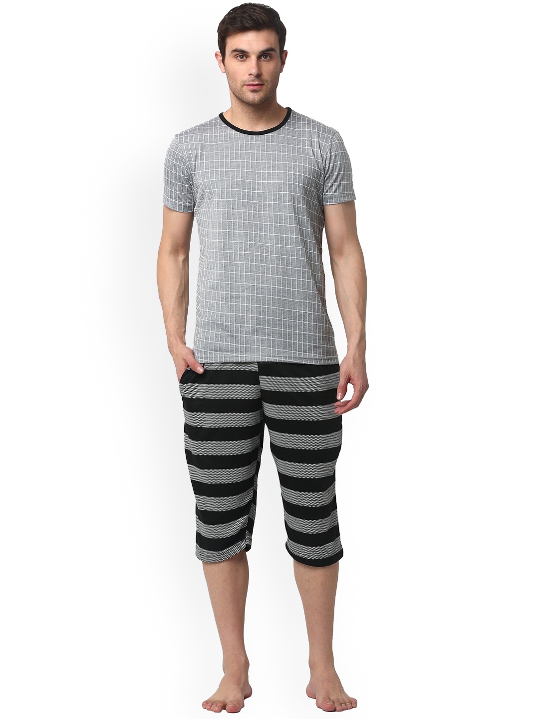 VIMAL JONNEY Men Checked T-shirt With Capris Night Suit Set, Grey