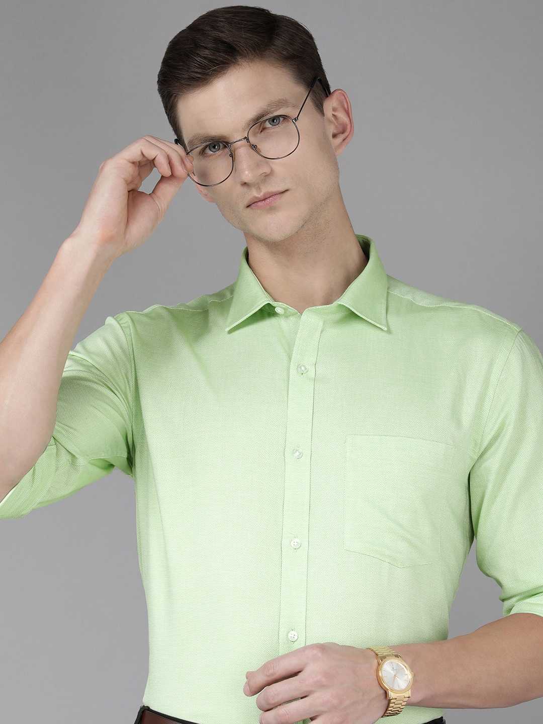 Park Avenue Men Slim Fit Micro Ditsy Opaque Self Design Pure Cotton Formal Shirt, Green
Park Avenue Men Slim Fit Micro Ditsy Opaque Self Design Pure Cotton Formal Shirt, Green