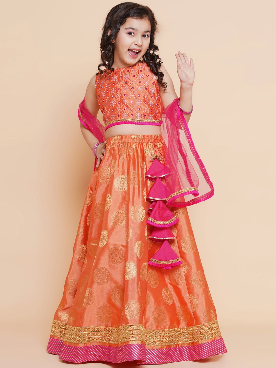 Bitiya by Bhama Girls Peach-Coloured & Gold-Toned Embellished Ready to Wear Lehenga & Blouse With Dupatta
Bitiya by Bhama Girls Peach-Coloured & Gold-Toned Embellished Ready to Wear Lehenga & Blouse With Dupatta