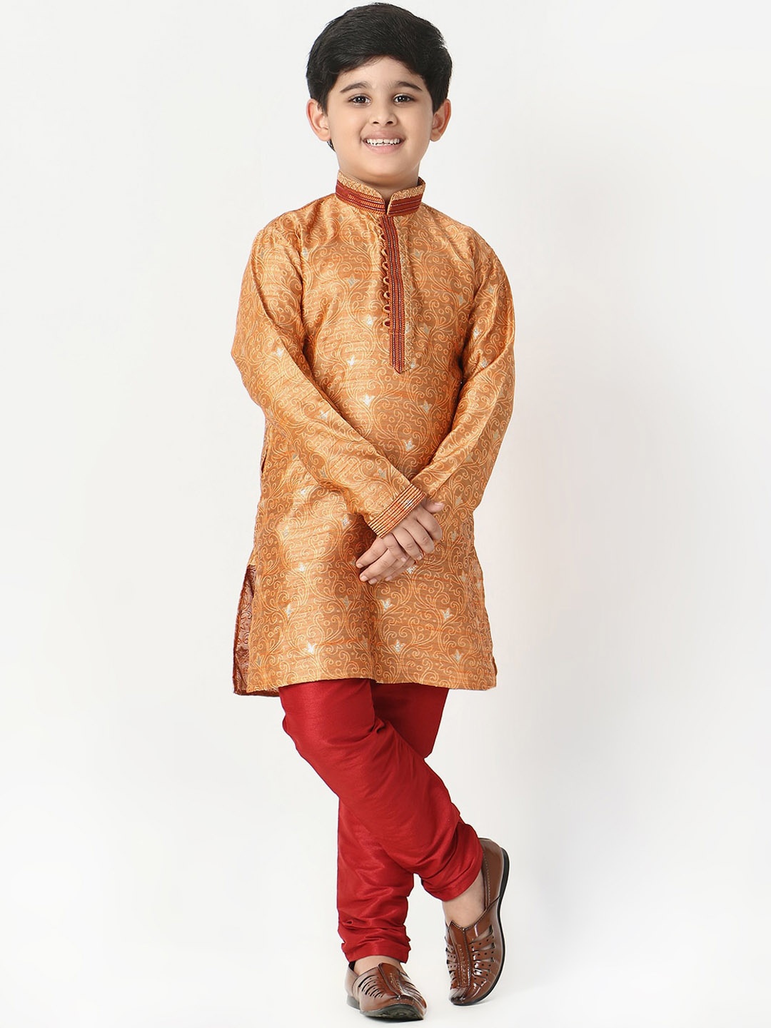 Pro-Ethic STYLE DEVELOPER Boys Ethnic Motifs Printed Thread Work Kurta with Churidar, Orange
Pro-Ethic STYLE DEVELOPER Boys Ethnic Motifs Printed Thread Work Kurta with Churidar, Orange