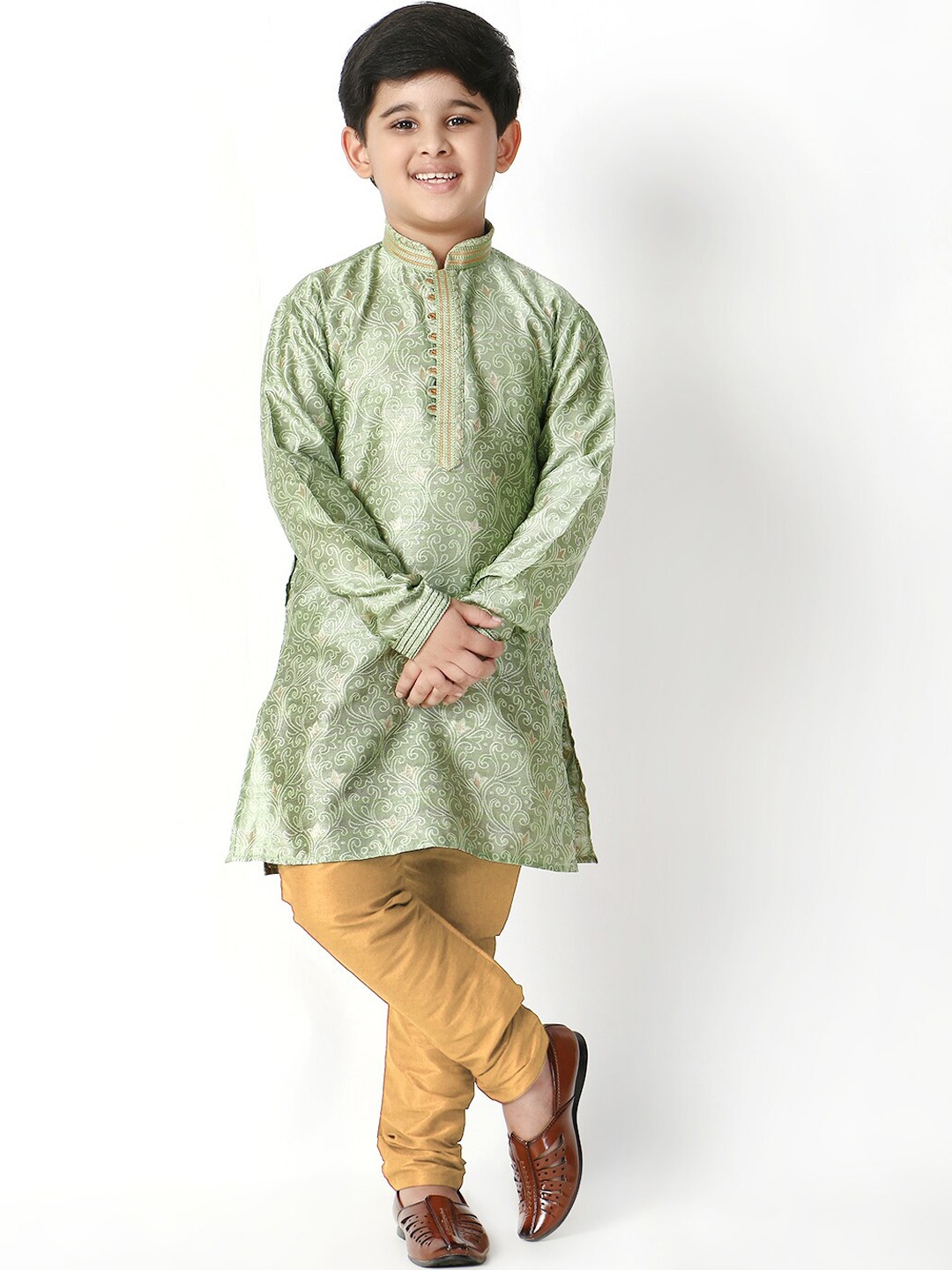 Pro-Ethic STYLE DEVELOPER Boys Ethnic Motifs Printed Thread Work Kurta with Pyjamas, Green
Pro-Ethic STYLE DEVELOPER Boys Ethnic Motifs Printed Thread Work Kurta with Pyjamas, Green