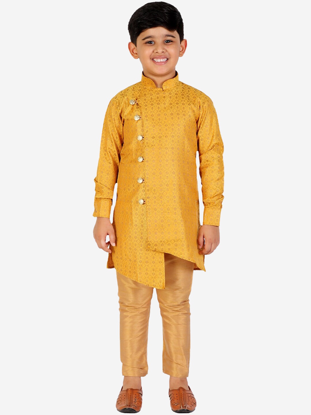 Pro-Ethic STYLE DEVELOPER Boys Ethnic Motifs Woven Design Kurta with Pyjamas, Yellow
Pro-Ethic STYLE DEVELOPER Boys Ethnic Motifs Woven Design Kurta with Pyjamas, Yellow