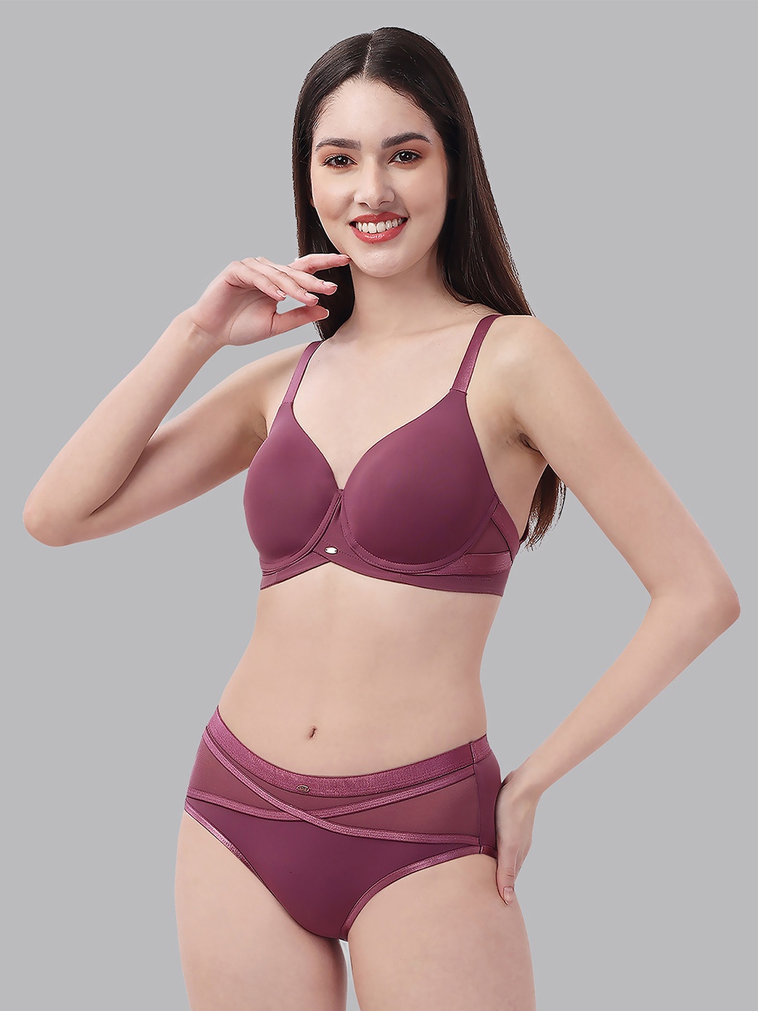 Soie Full Coverage Padded Wired T-shirt Bra with Mesh Detailing Hipster Panty, Purple
Soie Full Coverage Padded Wired T-shirt Bra with Mesh Detailing Hipster Panty, Purple