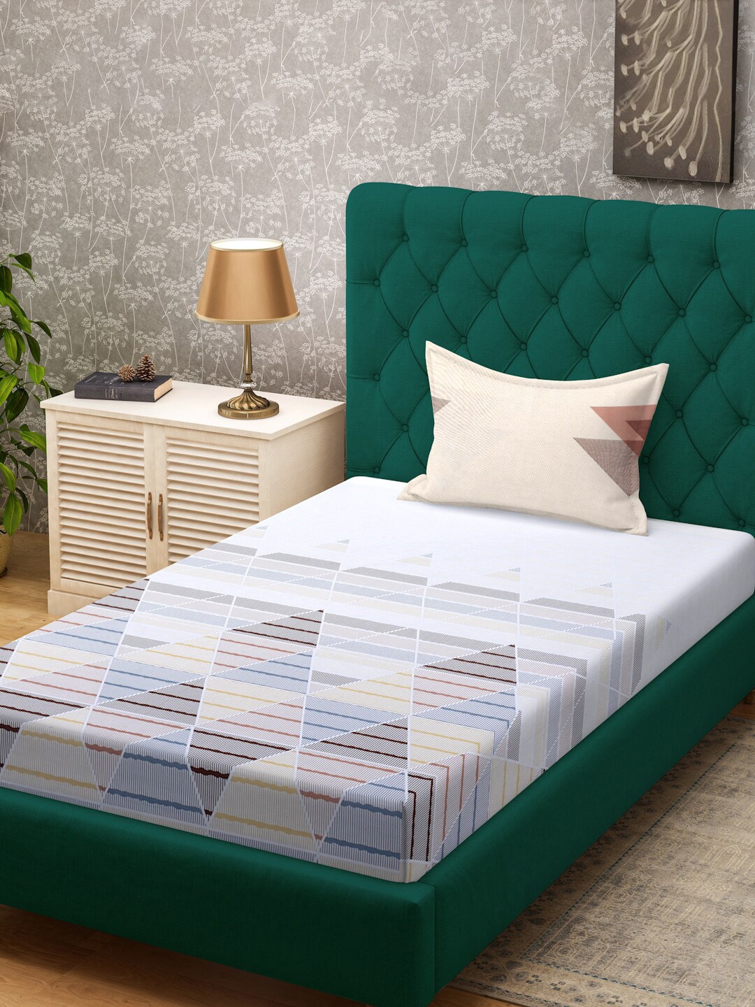 KLOTTHE Blue & White Printed 400TC Cotton Fitted Single Bedsheet With 1 Pillow Cover
KLOTTHE Blue & White Printed 400TC Cotton Fitted Single Bedsheet With 1 Pillow Cover