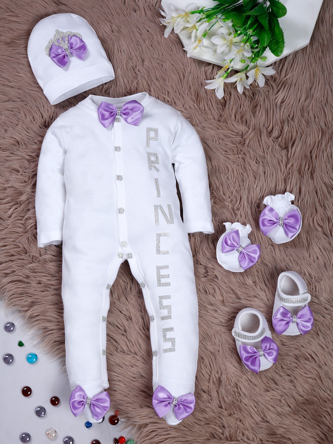 TINY MINY ME Infants Pack Of 4 Pure Cotton Embellished & Bow Detail Baby Apparel Gift Set, White
TINY MINY ME Infants Pack Of 4 Pure Cotton Embellished & Bow Detail Baby Apparel Gift Set, White