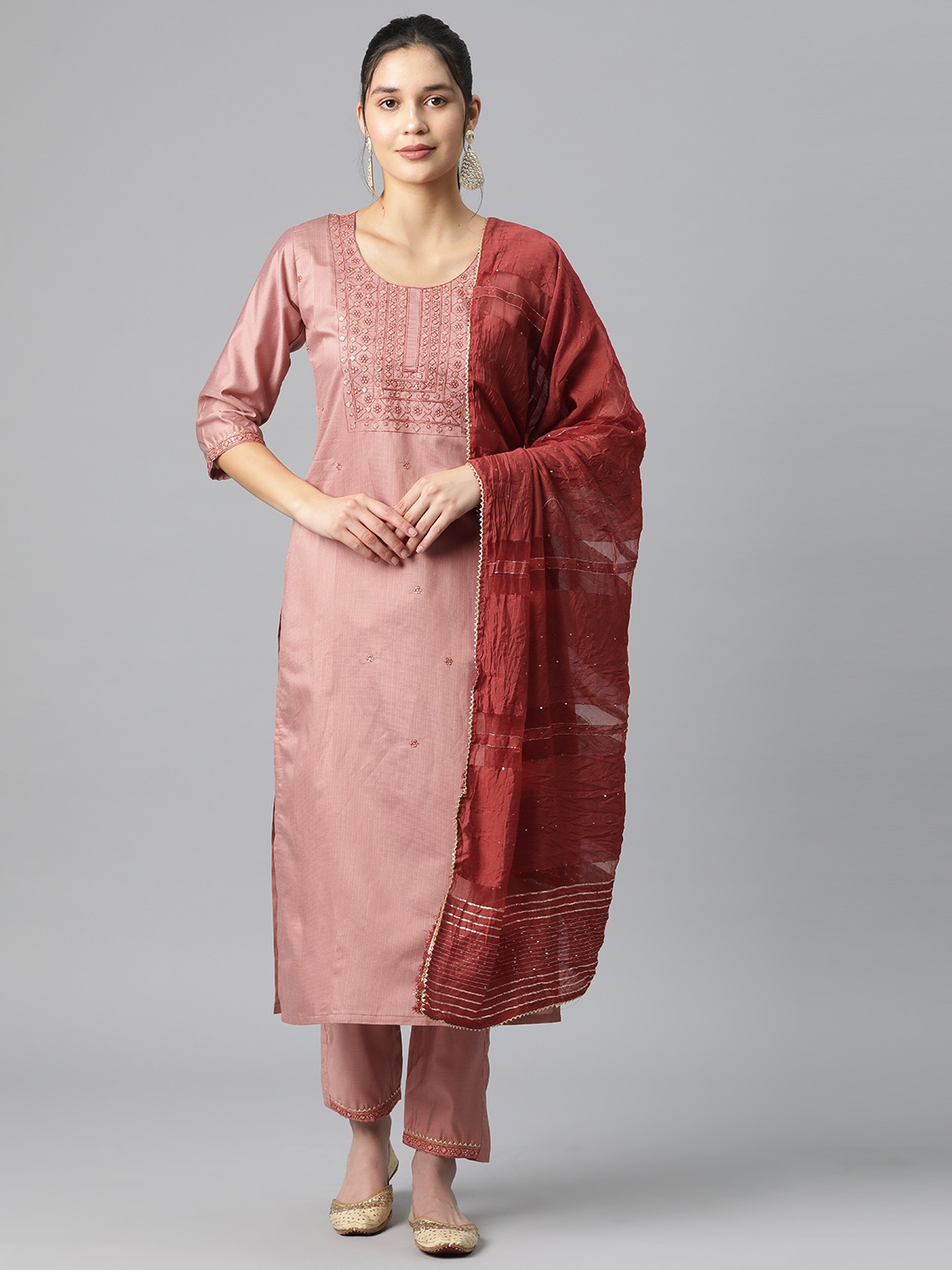 SERONA FABRICS Women Floral Yoke Design Regular Sequinned Kurta with Trousers & Dupatta, Mauve
SERONA FABRICS Women Floral Yoke Design Regular Sequinned Kurta with Trousers & Dupatta, Mauve
