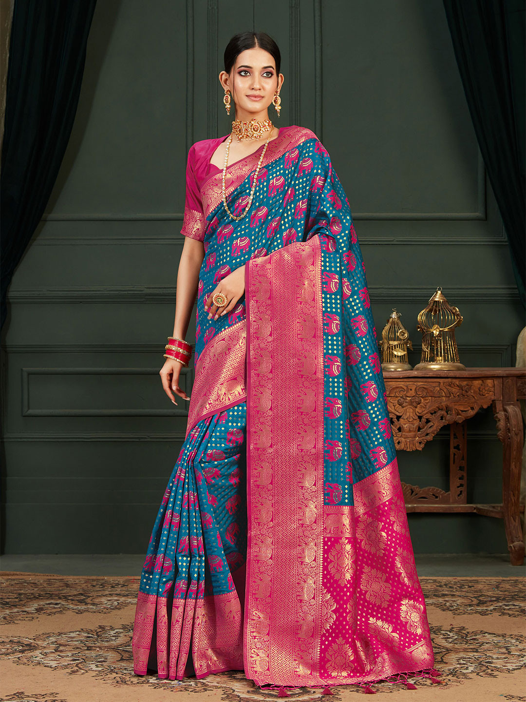 MIMOSA Ethnic Motif Woven Design Zari Kanjeevaram Saree, Blue
MIMOSA Ethnic Motif Woven Design Zari Kanjeevaram Saree, Blue