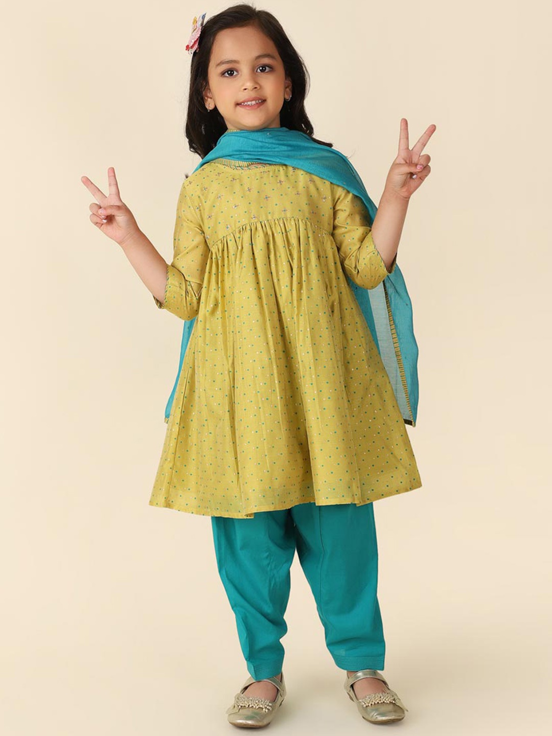 Fabindia Girls Geometric Printed Sequined Anarakli Kurta with Salwar & Dupatta, Green
Fabindia Girls Geometric Printed Sequined Anarakli Kurta with Salwar & Dupatta, Green
