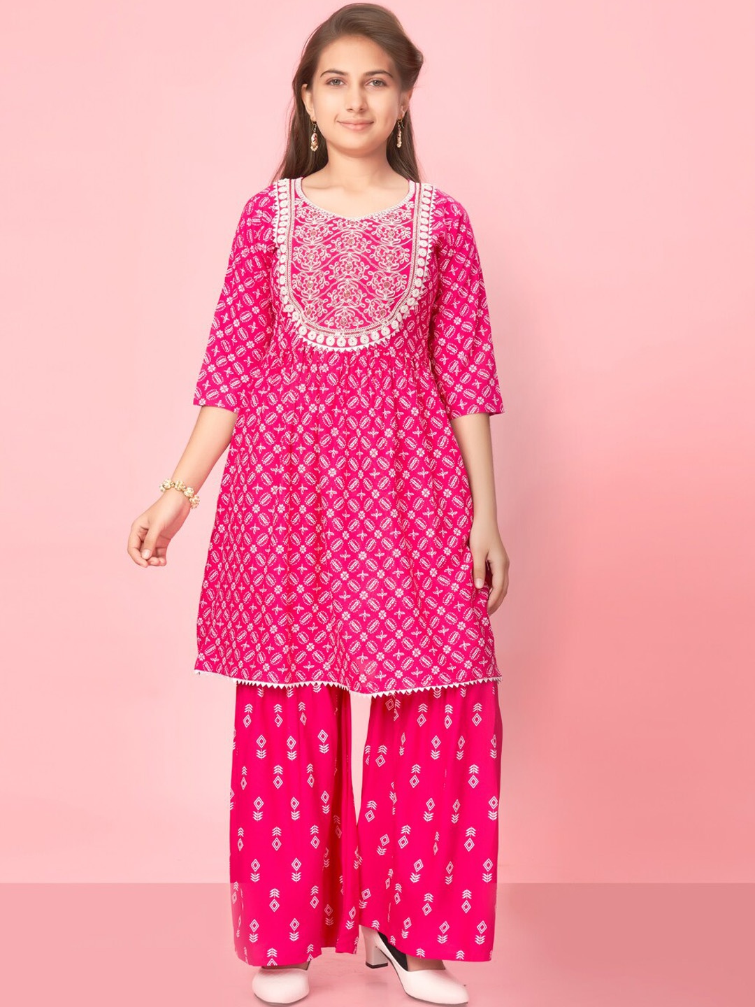 Muhuratam Girls Ethnic Motifs Printed Gotta Patti Pure Cotton Kurta with Sharara, Pink
Muhuratam Girls Ethnic Motifs Printed Gotta Patti Pure Cotton Kurta with Sharara, Pink