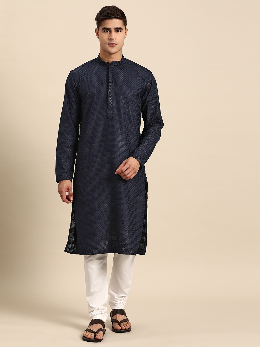 RAJUBHAI HARGOVINDAS Men Geometric Embroidered Chikankari Pure Cotton Kurta, Navy blue
RAJUBHAI HARGOVINDAS Men Geometric Embroidered Chikankari Pure Cotton Kurta, Navy blue