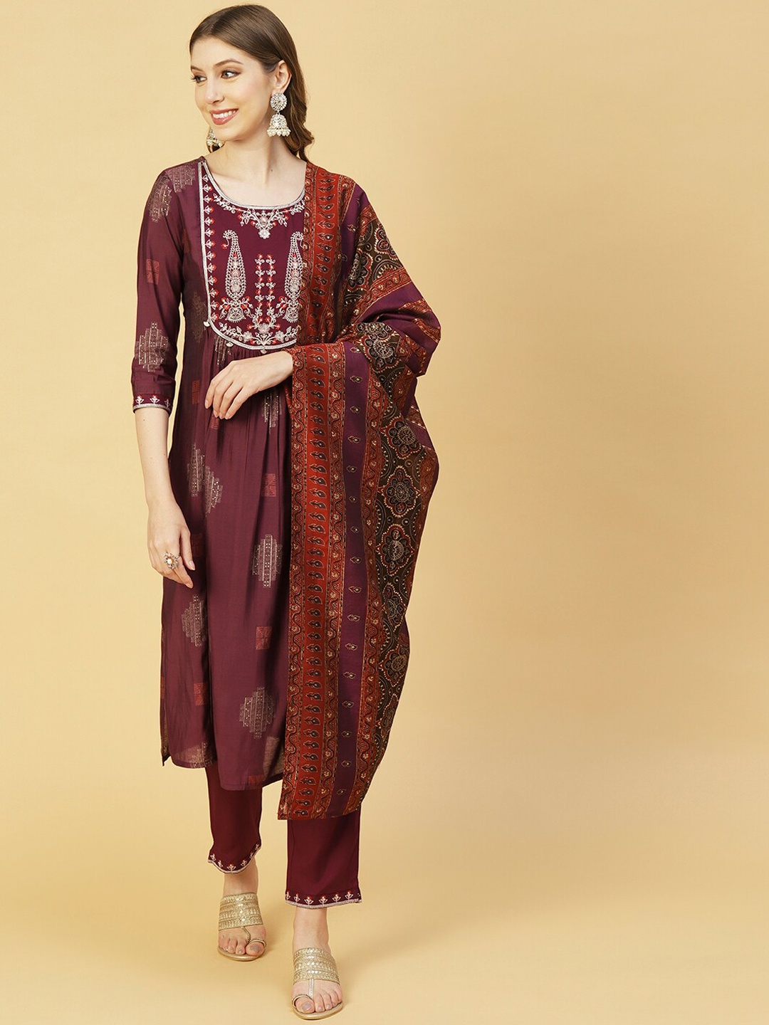 FASHOR Burgundy Ethnic Motifs Printed Thread Work Kurta with Trousers & With Dupatta
FASHOR Burgundy Ethnic Motifs Printed Thread Work Kurta with Trousers & With Dupatta