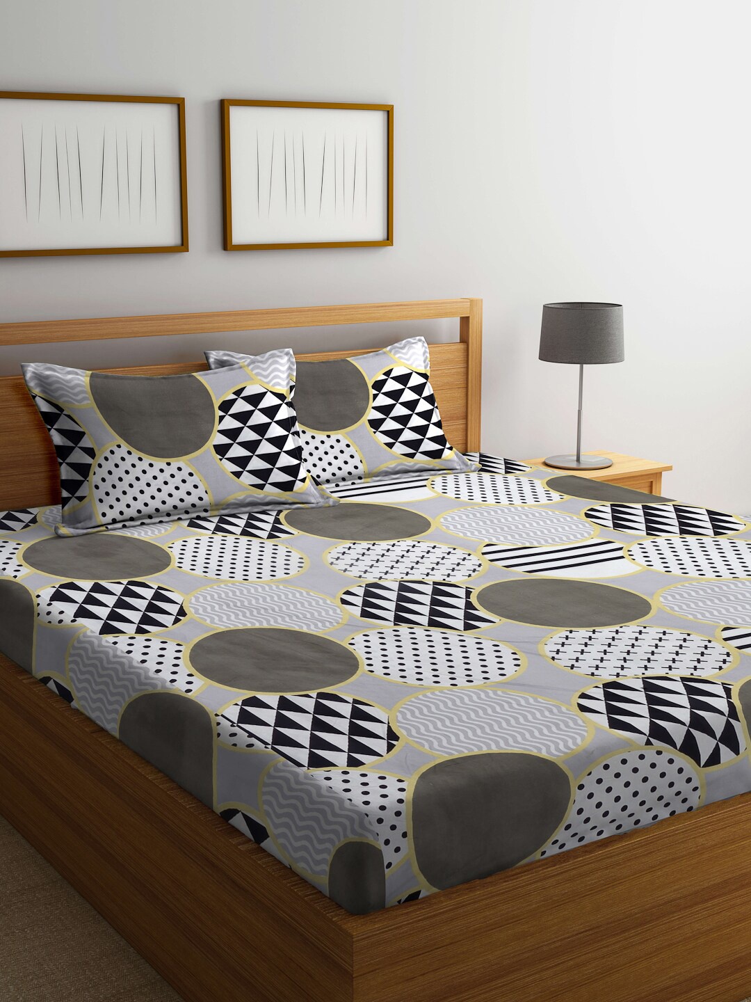 KLOTTHE Grey & White Geometric Printed 300 TC Fitted King Bedsheet With 2 Pillow Covers
KLOTTHE Grey & White Geometric Printed 300 TC Fitted King Bedsheet With 2 Pillow Covers
