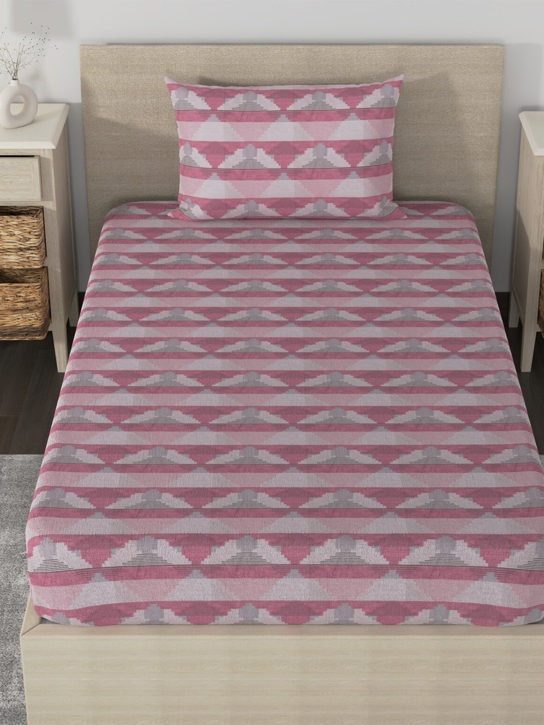 Huesland Aspire Mauve & White Geometric 186 TC Cotton Single Bedsheet with 1 Pillow Cover
Huesland Aspire Mauve & White Geometric 186 TC Cotton Single Bedsheet with 1 Pillow Cover