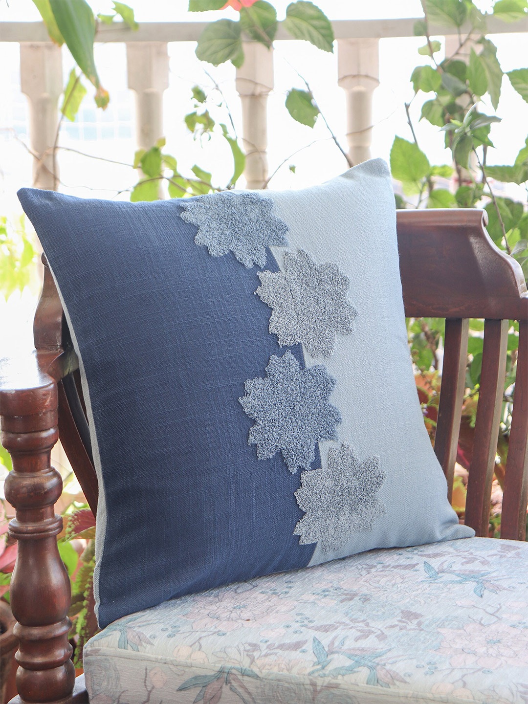 ZEBA Luxe Collection Navy Blue & Grey Embroidered Cotton Square Cushion Cover
ZEBA Luxe Collection Navy Blue & Grey Embroidered Cotton Square Cushion Cover