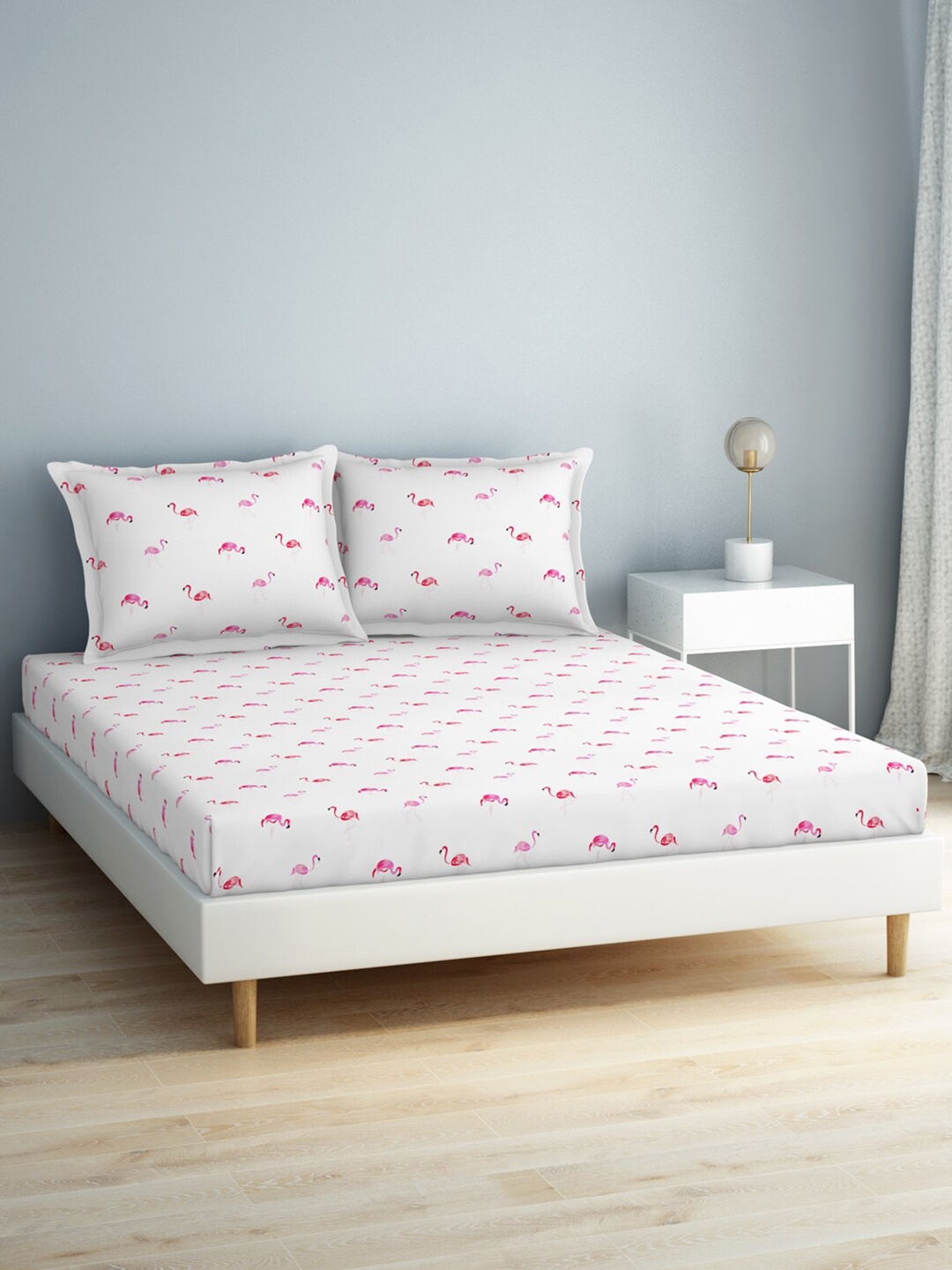 SPACES Ditsy Print White & Red Graphic 140 TC Cotton Queen Bedsheet & 2 Pillow Covers
SPACES Ditsy Print White & Red Graphic 140 TC Cotton Queen Bedsheet & 2 Pillow Covers