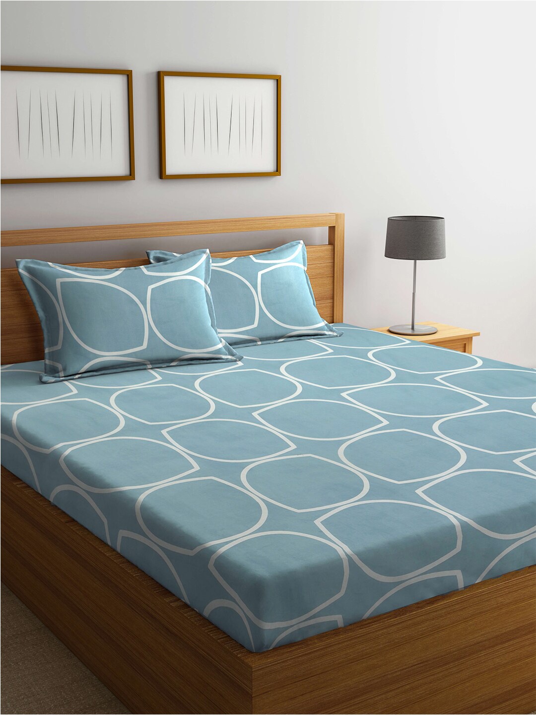 KLOTTHE Blue & White Geometric Printed 300 TC Fitted King Bedsheet With 2 Pillow Covers
KLOTTHE Blue & White Geometric Printed 300 TC Fitted King Bedsheet With 2 Pillow Covers