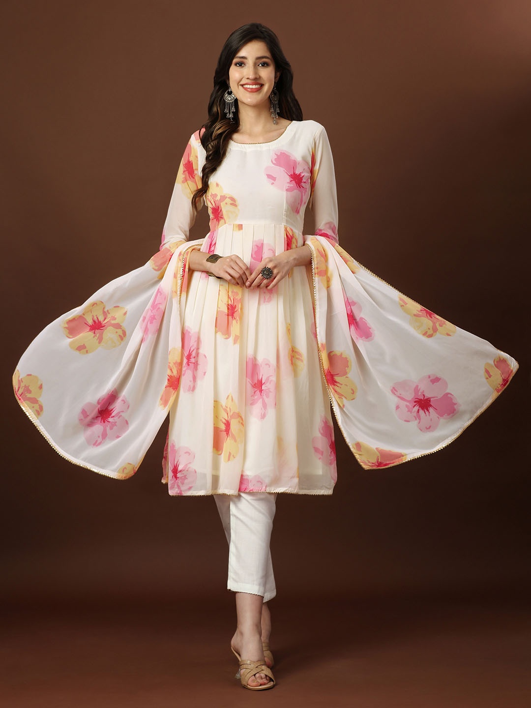 ASPORA Floral Printed Pleated Gotta Patti Silk Georgette Kurta with Trousers & Dupatta, White
ASPORA Floral Printed Pleated Gotta Patti Silk Georgette Kurta with Trousers & Dupatta, White
